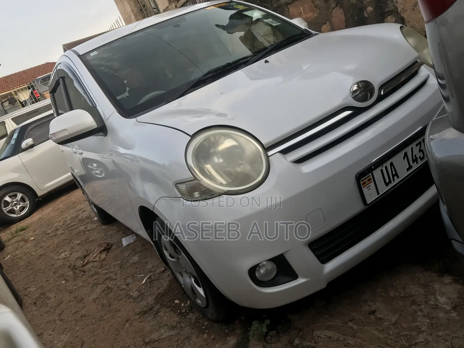 Toyota Sienta 2009 White