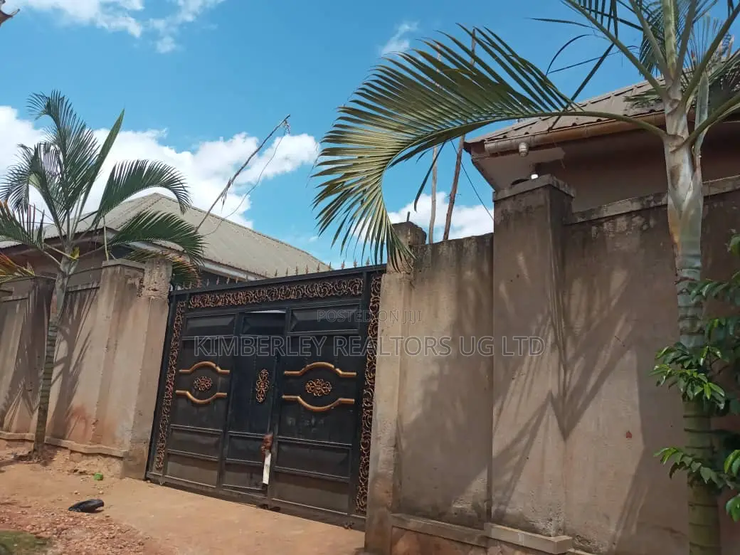 7bdrm House in Division A for sale