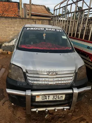 Toyota Noah 2.0 AWD (8 Seater) 2004 Silver