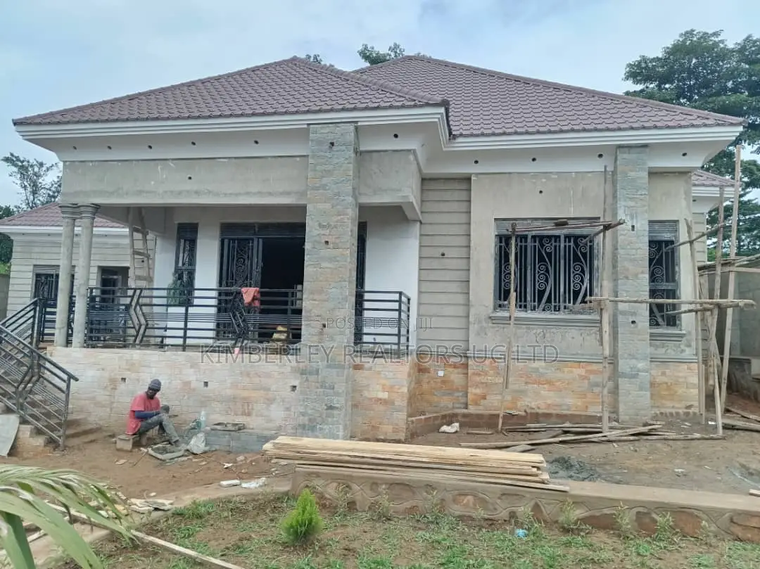 3bdrm Bungalow in Seeta-Namuganga for sale