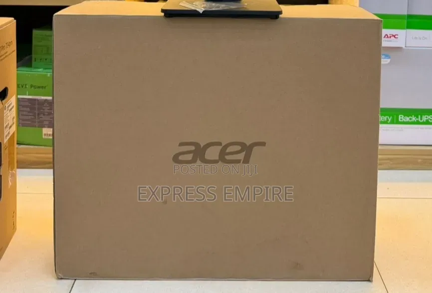 New Desktop Computer Acer Aspire SA85 4GB Intel Core i3 SSD 256GB