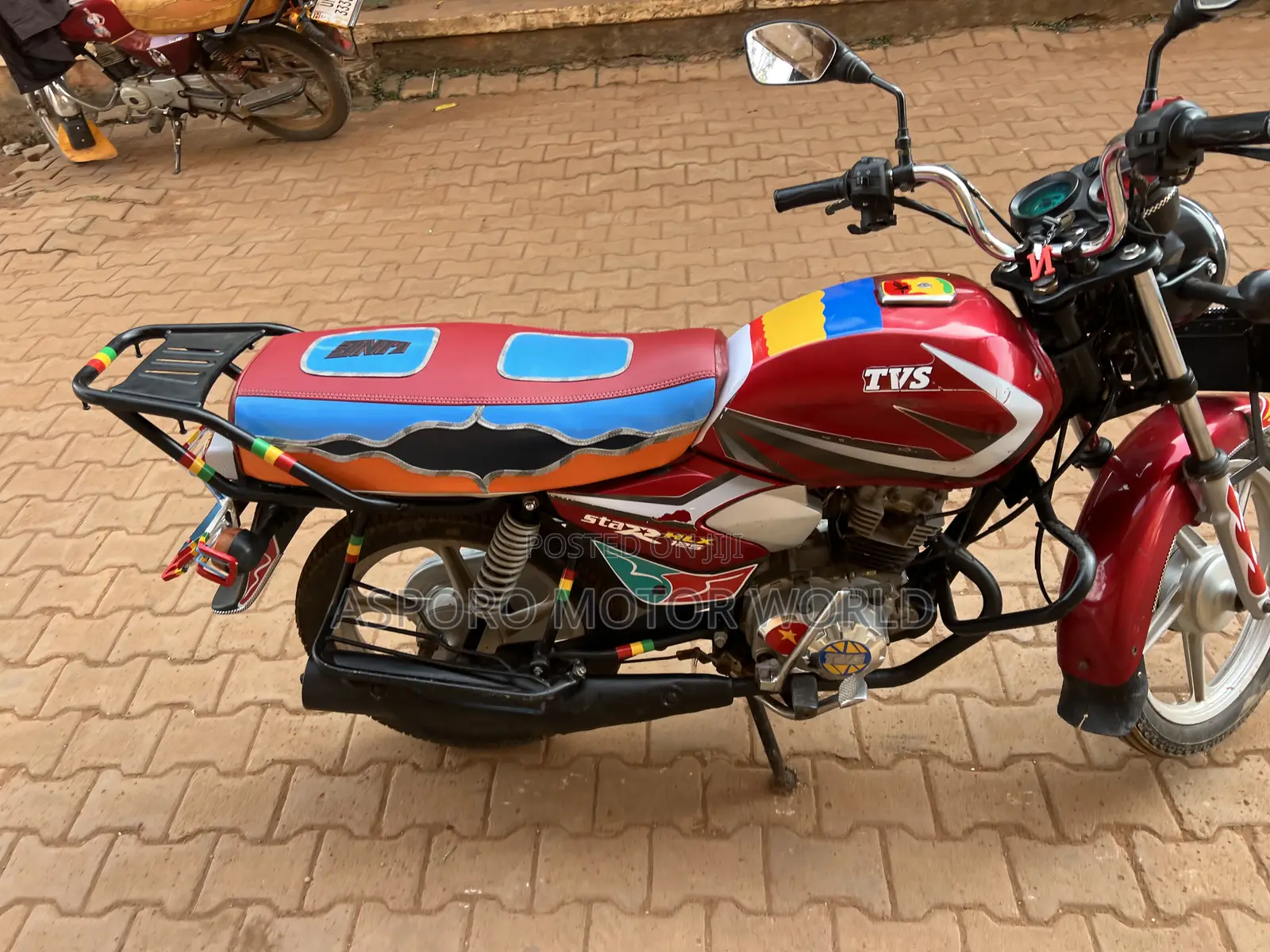 TVS HLX 125 2022 Red