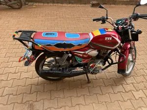 TVS HLX 125 2022 Red