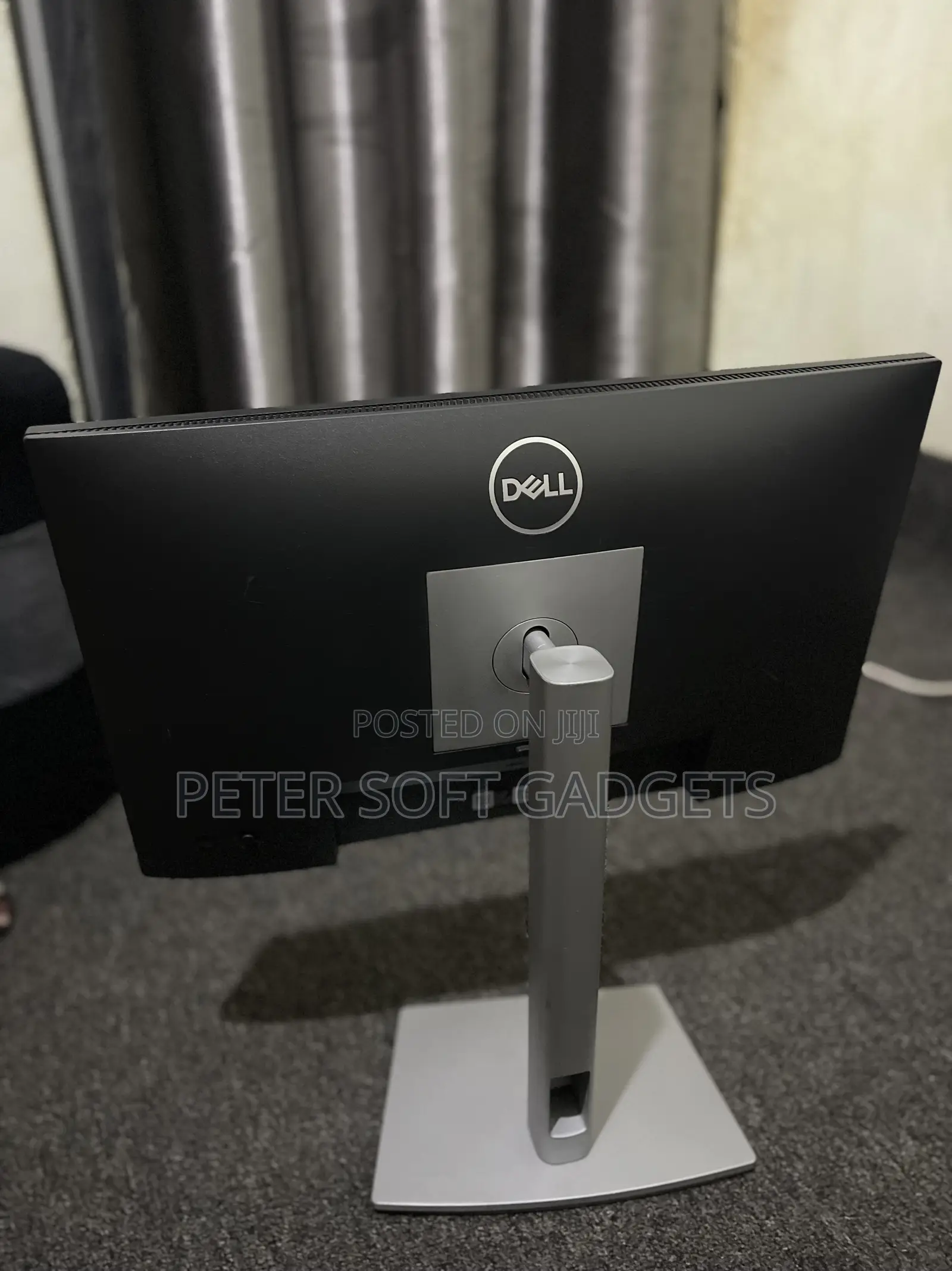 Dell Monitor 22inches Flameless (Ips)