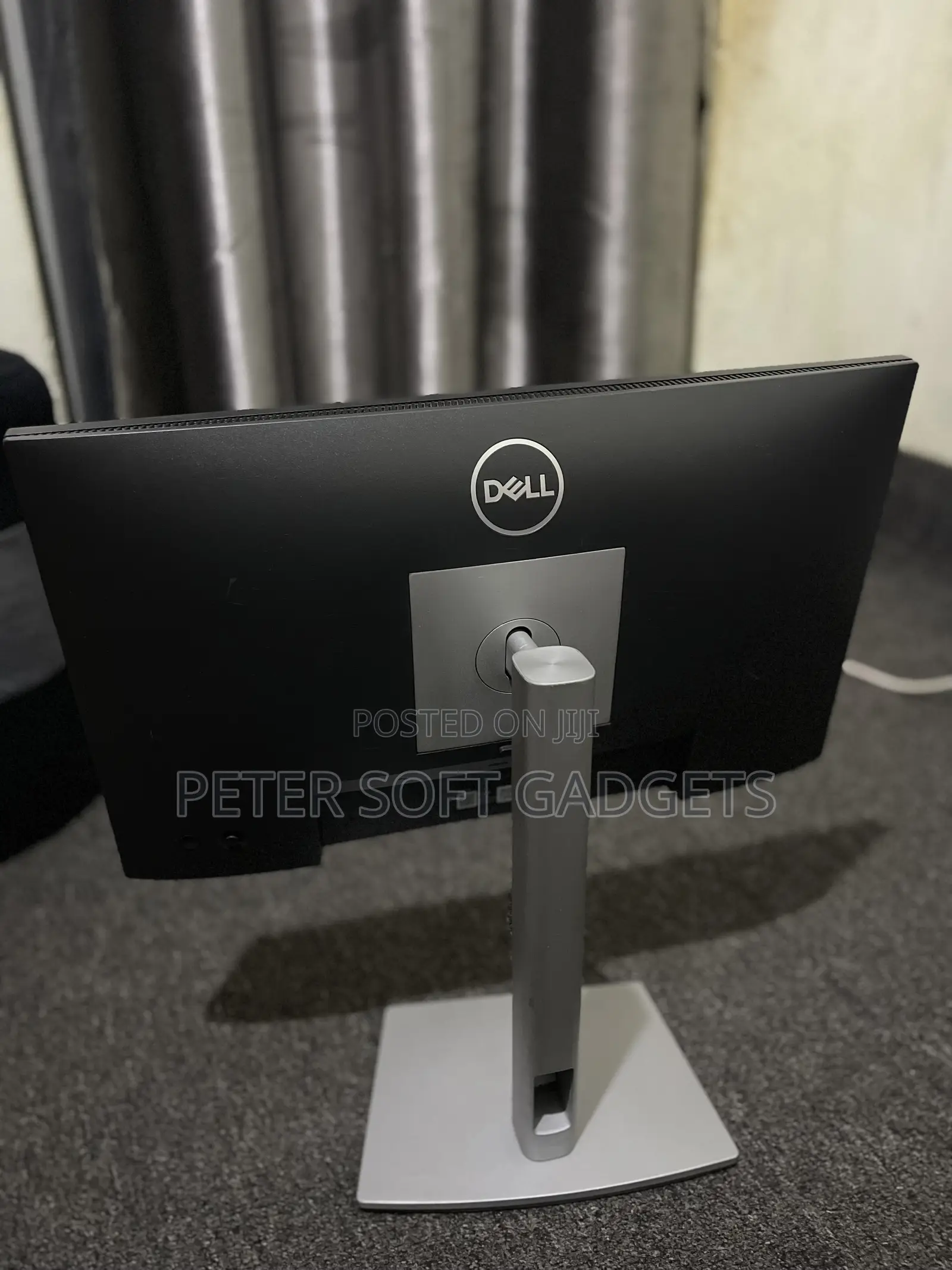 Dell Monitor 22inches Flameless (Ips)
