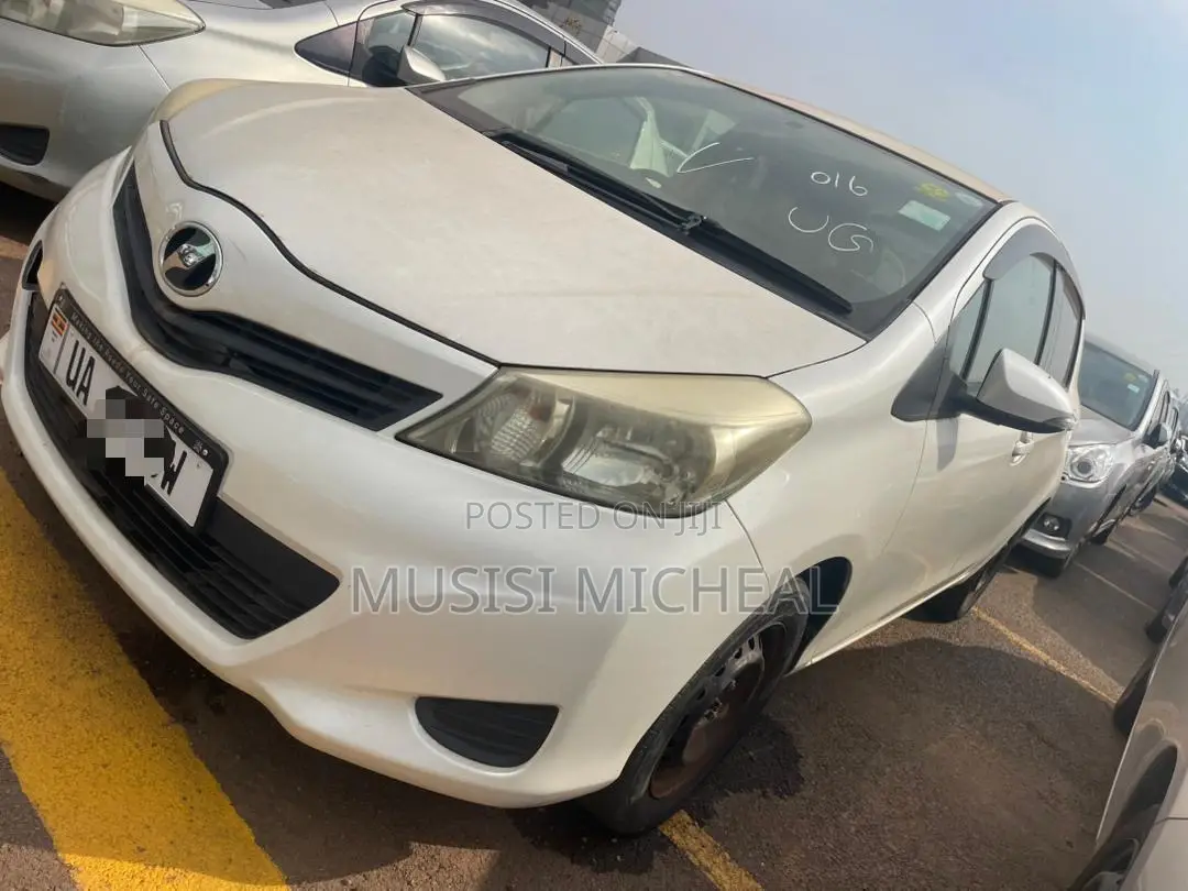 Toyota Vitz 1.3 AWD 5dr 2012 White