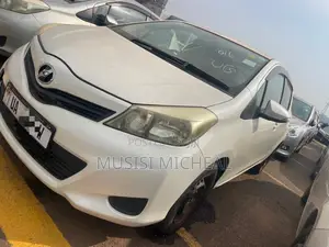 Toyota Vitz 1.3 AWD 5dr 2012 White