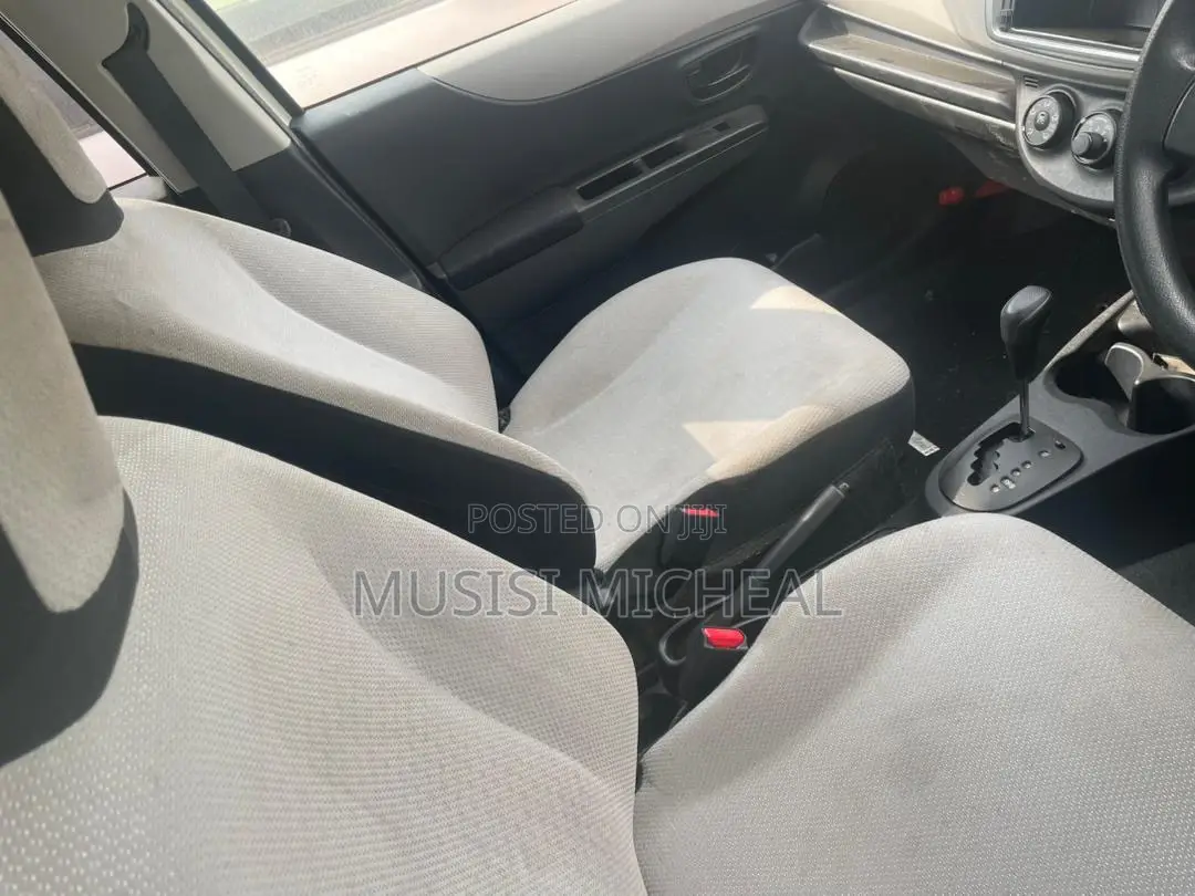 Toyota Vitz 1.3 AWD 5dr 2012 White