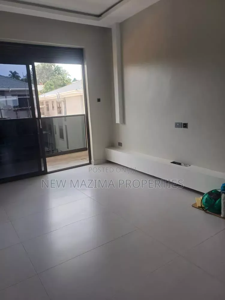 6bdrm Block of Flats in Lubowa Quality, Central Division for sale