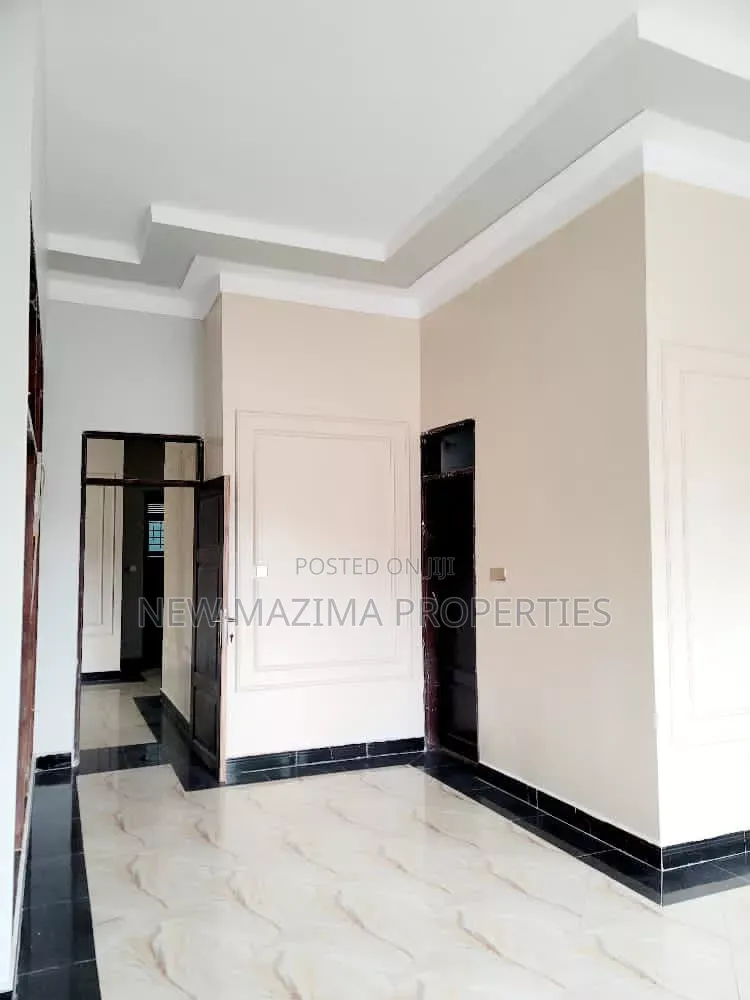 6bdrm Block of Flats in Lubowa Quality, Central Division for sale