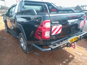 Toyota Hilux 2018 Black