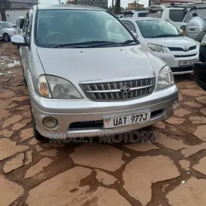 Toyota Nadia 2002 Silver