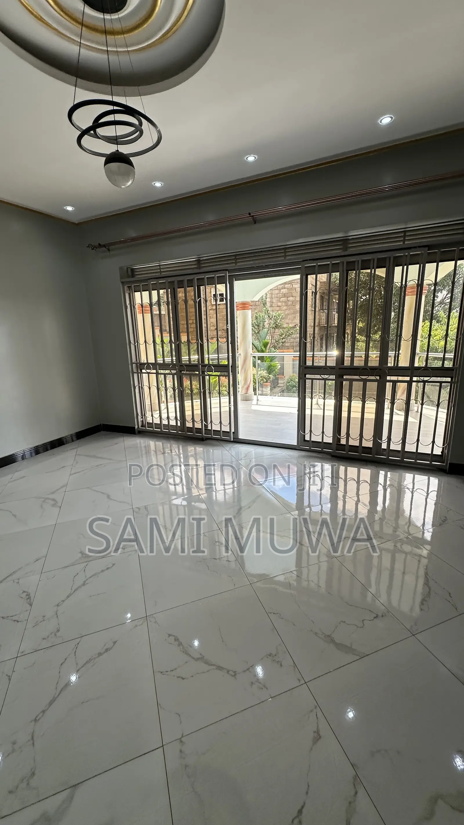 7bdrm Block of Flats in Wakiso / Wakiso for sale