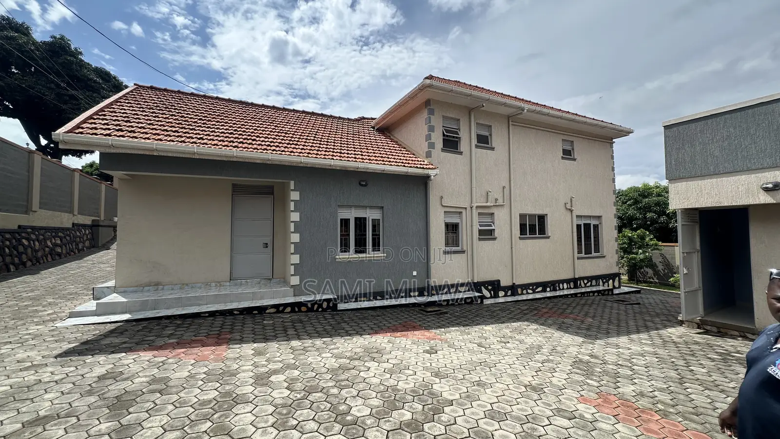 7bdrm Block of Flats in Wakiso / Wakiso for sale