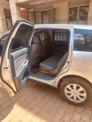 Toyota Wish 2004 Silver