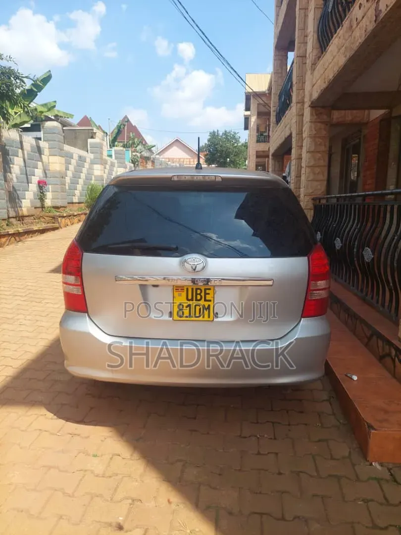 Toyota Wish 2004 Silver