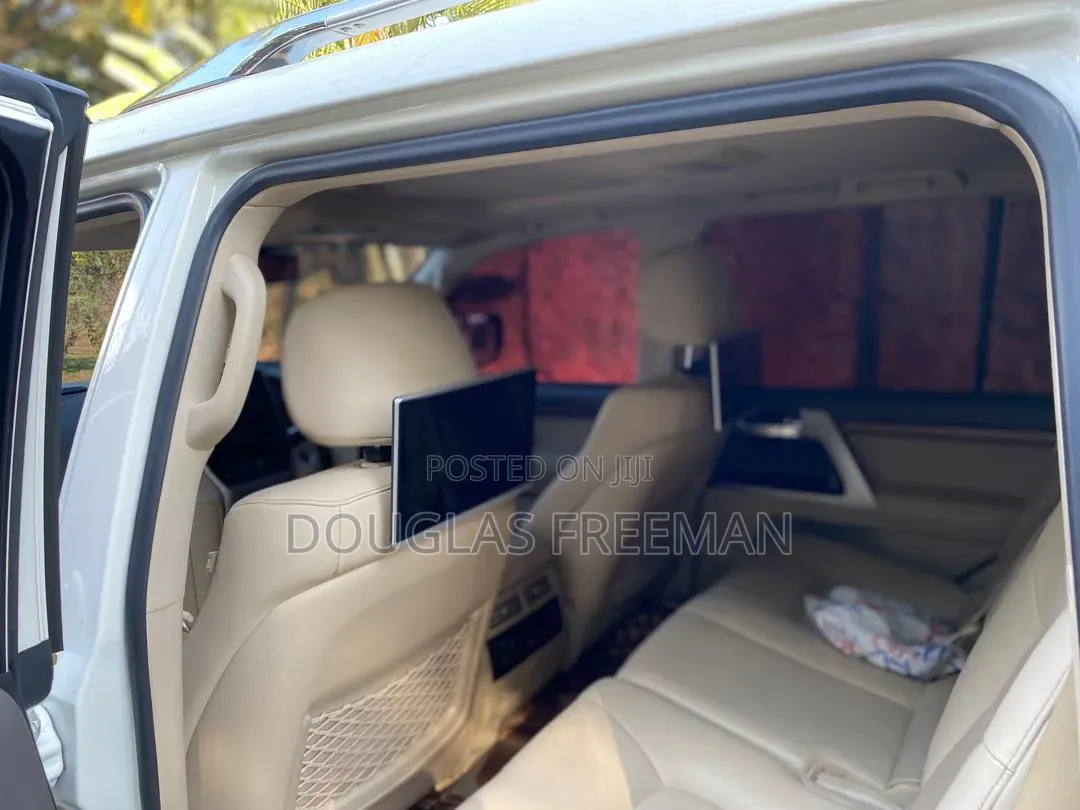 Toyota Land Cruiser Prado 4.0 Petrol GX-R 2018 White