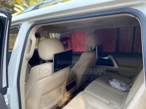 Toyota Land Cruiser Prado 4.0 Petrol GX-R 2018 White
