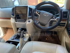 Toyota Land Cruiser Prado 4.0 Petrol GX-R 2018 White