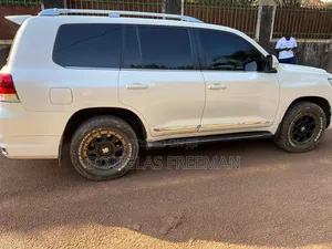 Toyota Land Cruiser Prado 4.0 Petrol GX-R 2018 White