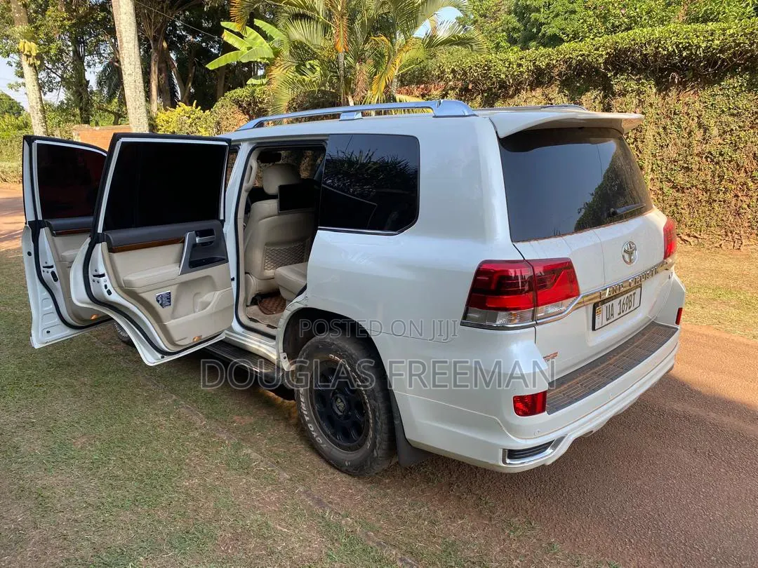 Toyota Land Cruiser Prado 4.0 Petrol GX-R 2018 White