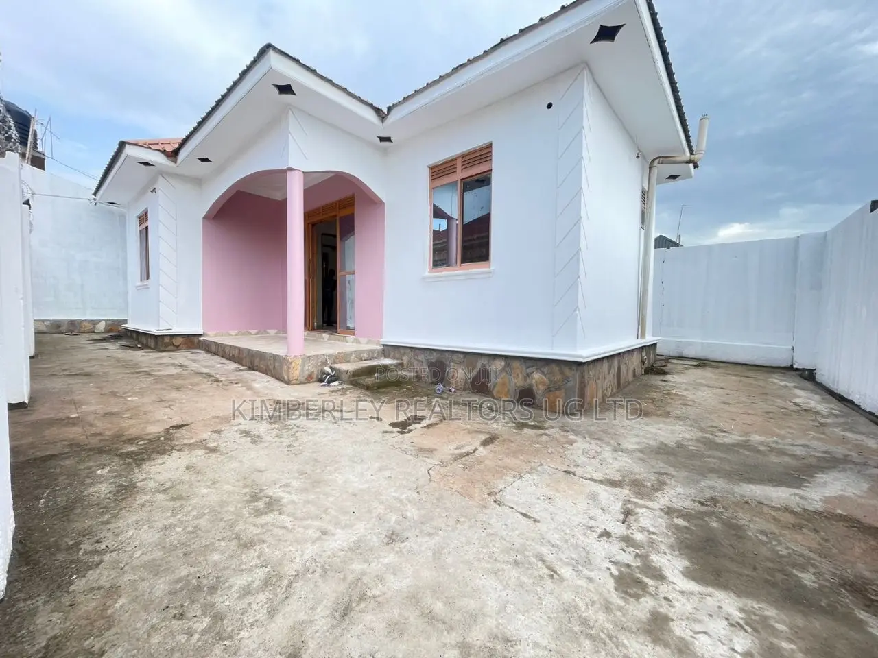3bdrm House in Division A for sale