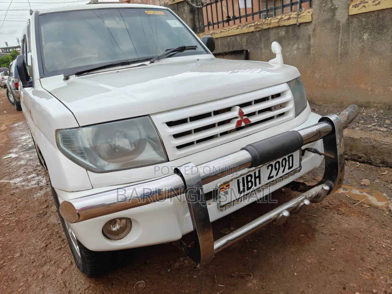 Mitsubishi Pajero IO 2000 White