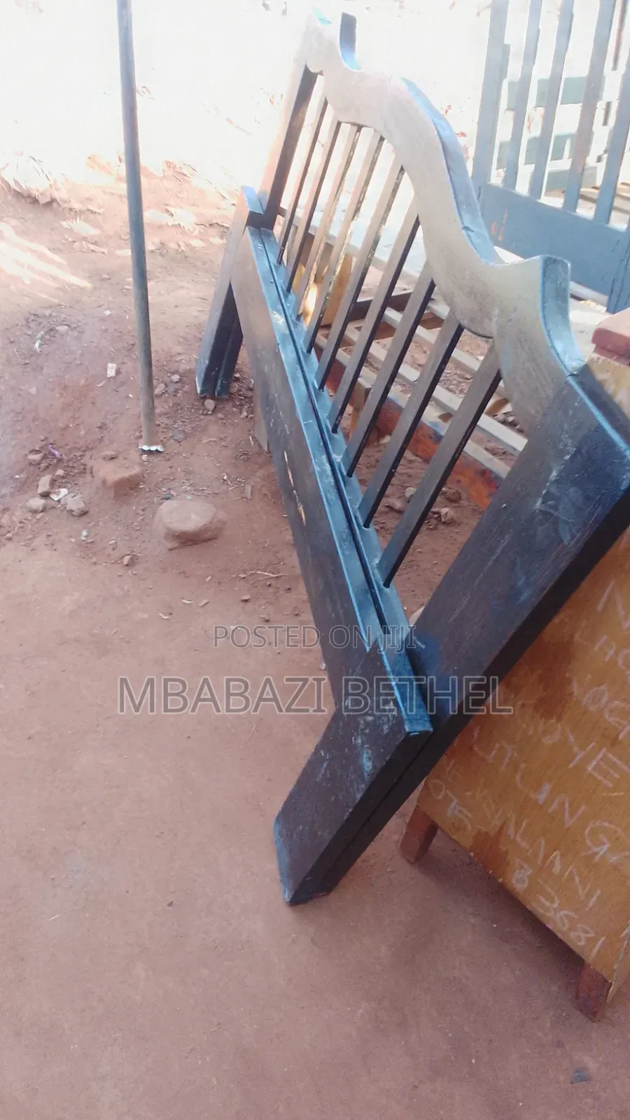 5by6 Used Wooden Bed in Good State Up for Sale