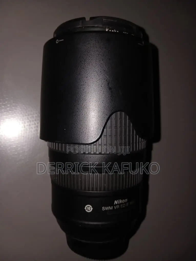 Nikon Telephoto Lens 70-300mm Vr