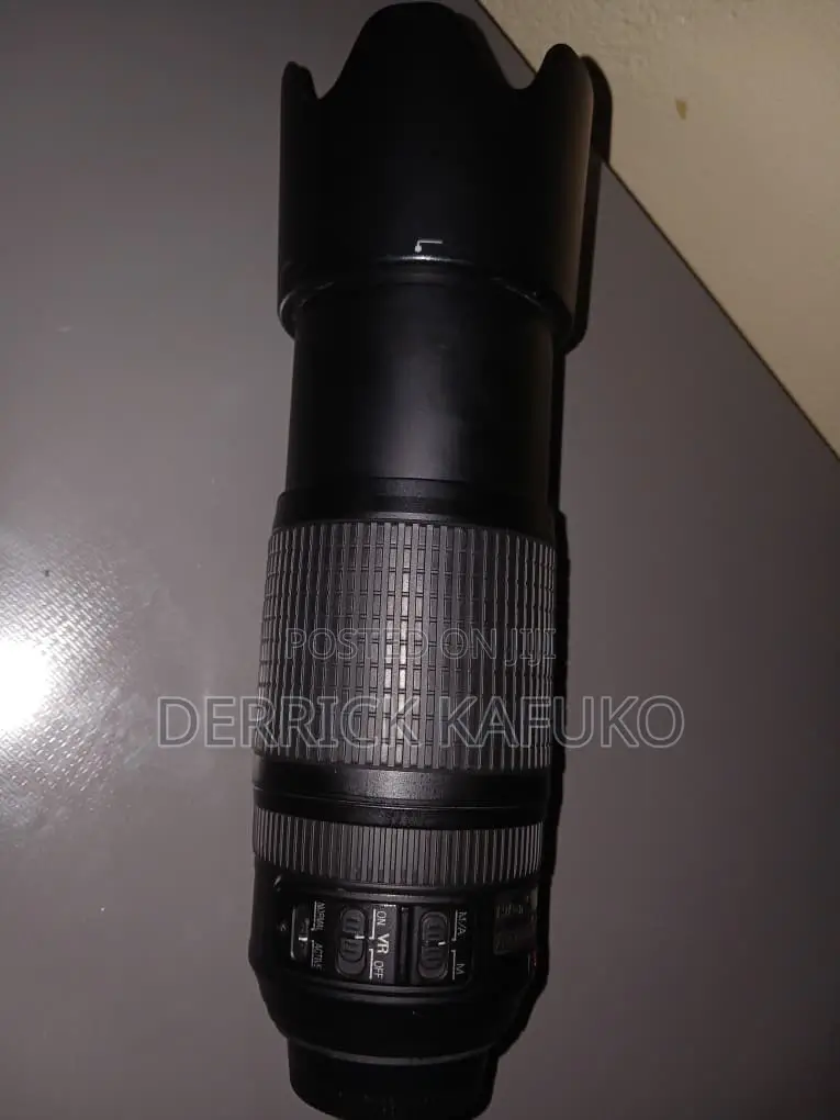Nikon Telephoto Lens 70-300mm Vr