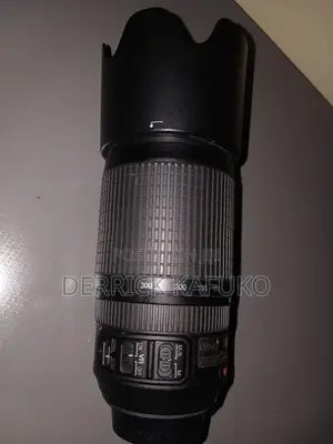 Nikon Telephoto Lens 70-300mm Vr