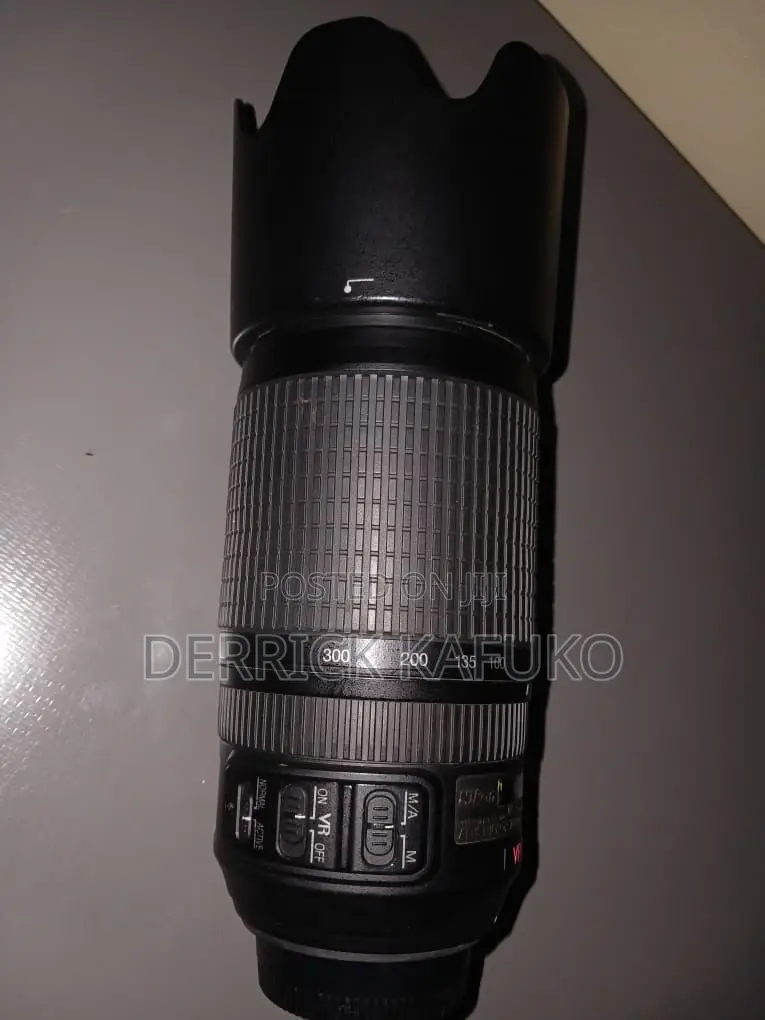 Nikon Telephoto Lens 70-300mm Vr