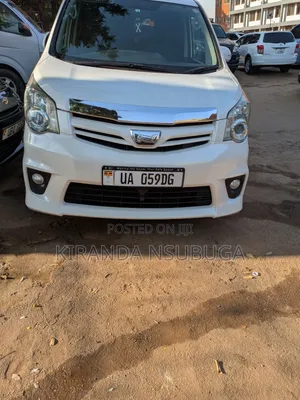 Toyota Noah 2012 White