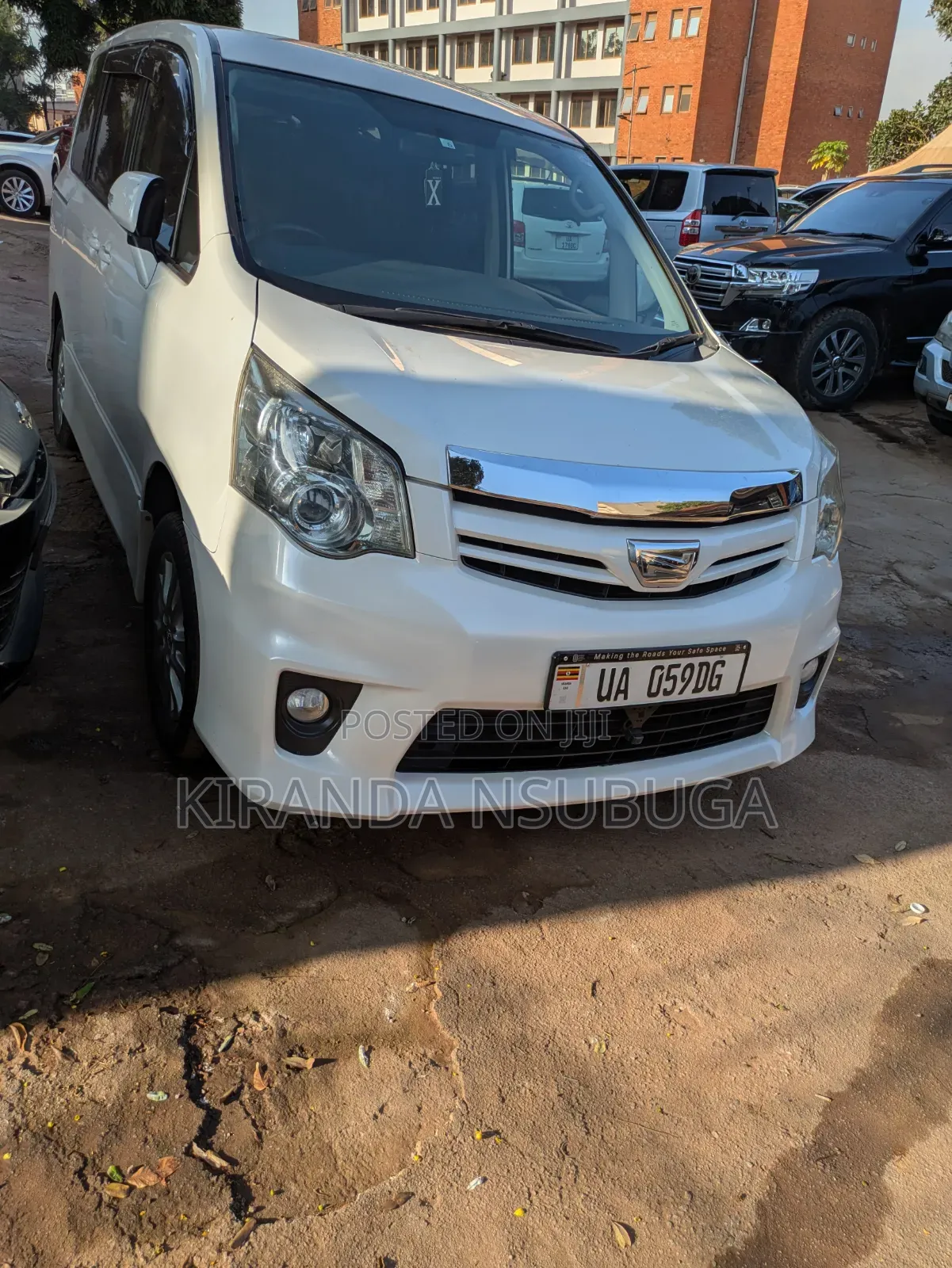 Toyota Noah 2012 White