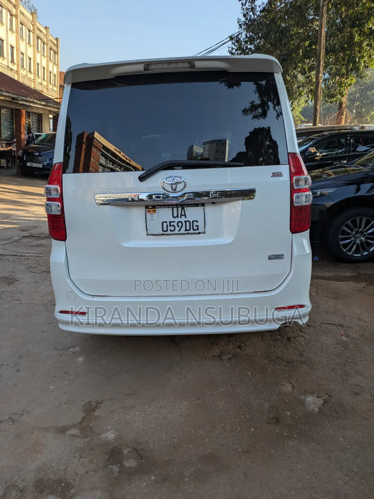 Toyota Noah 2012 White