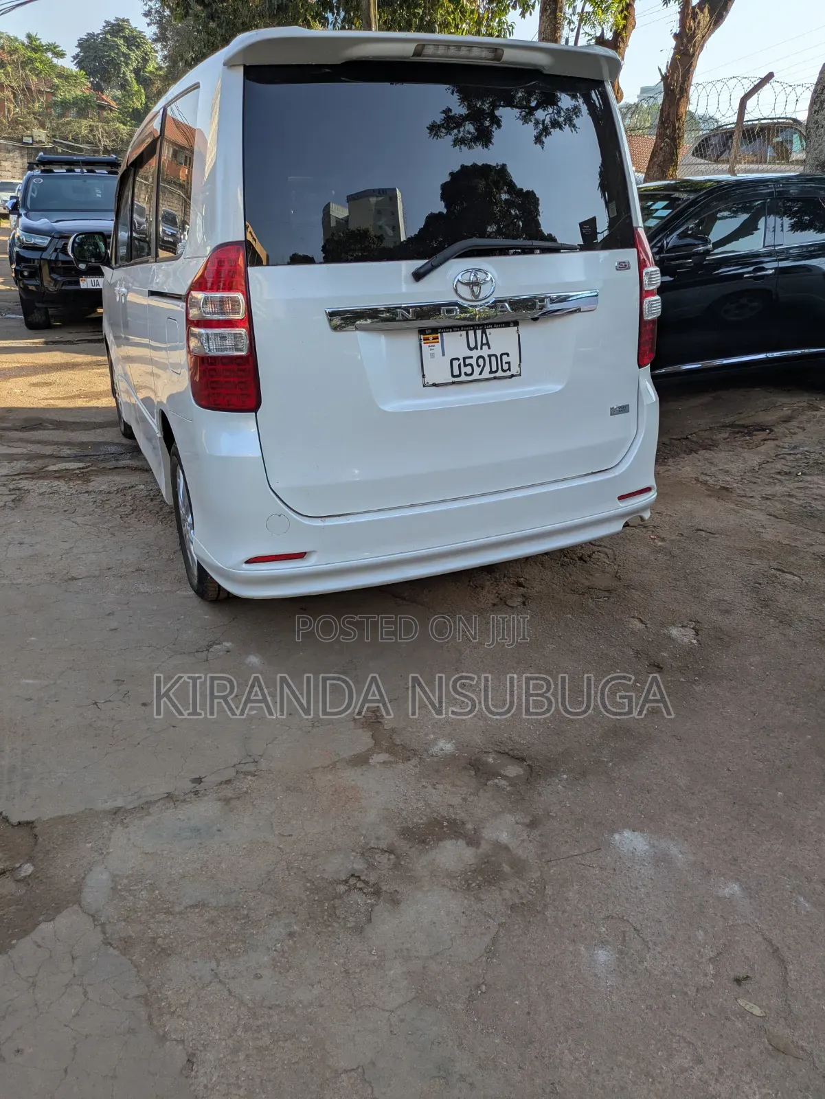 Toyota Noah 2012 White