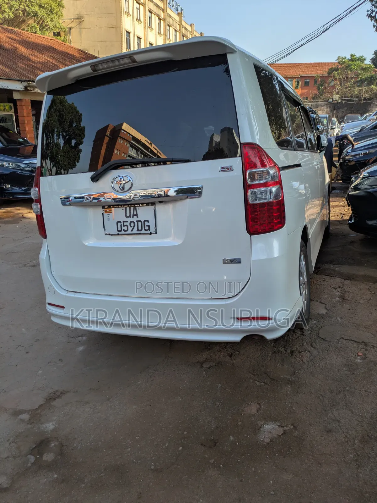 Toyota Noah 2012 White