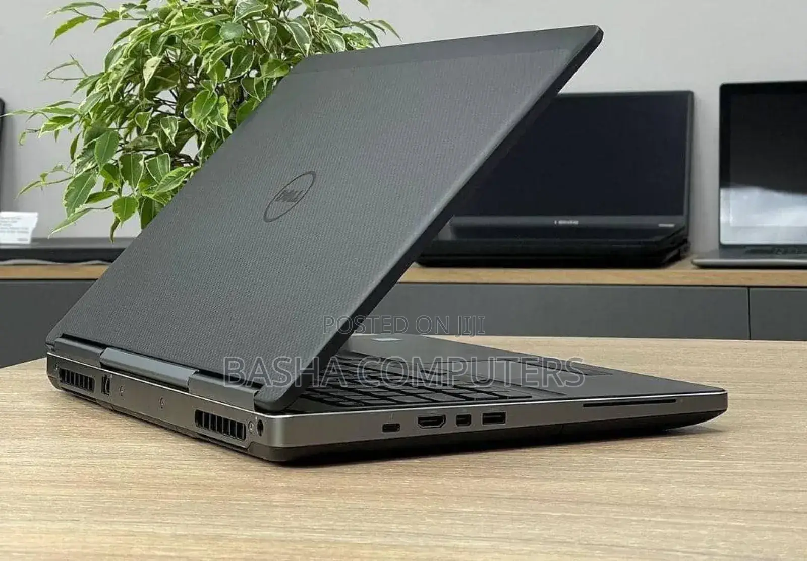 New Laptop Dell 8GB Intel Core i5 SSHD (Hybrid) 256GB