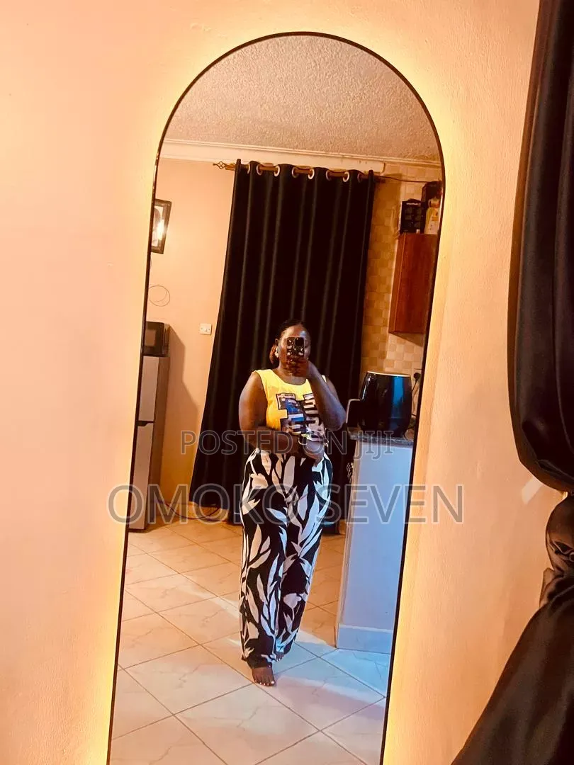 Dressing and Decorative Mirrors