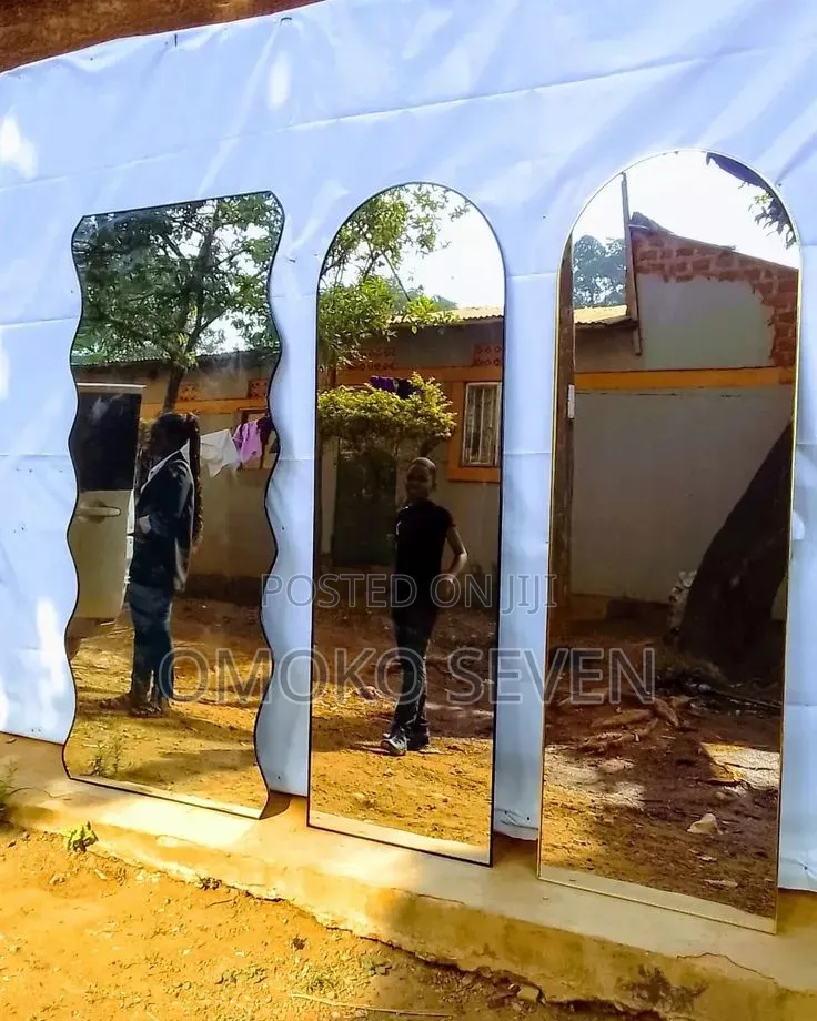 Dressing and Decorative Mirrors