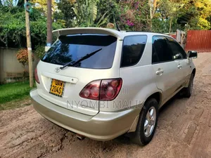 Toyota Harrier 2004 White