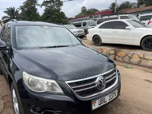 Volkswagen Tiguan 2010 Black