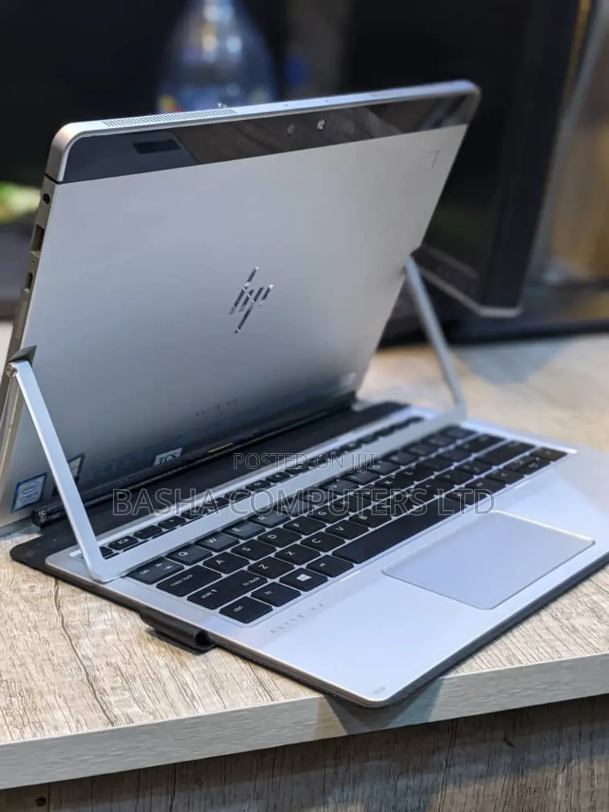 New Laptop HP Elite X2 1012 8GB Intel Core i7 SSD 256GB
