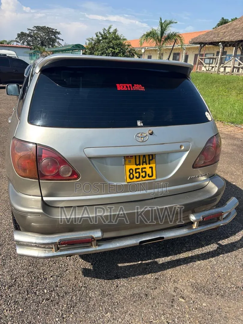Toyota Harrier 2004 Gray