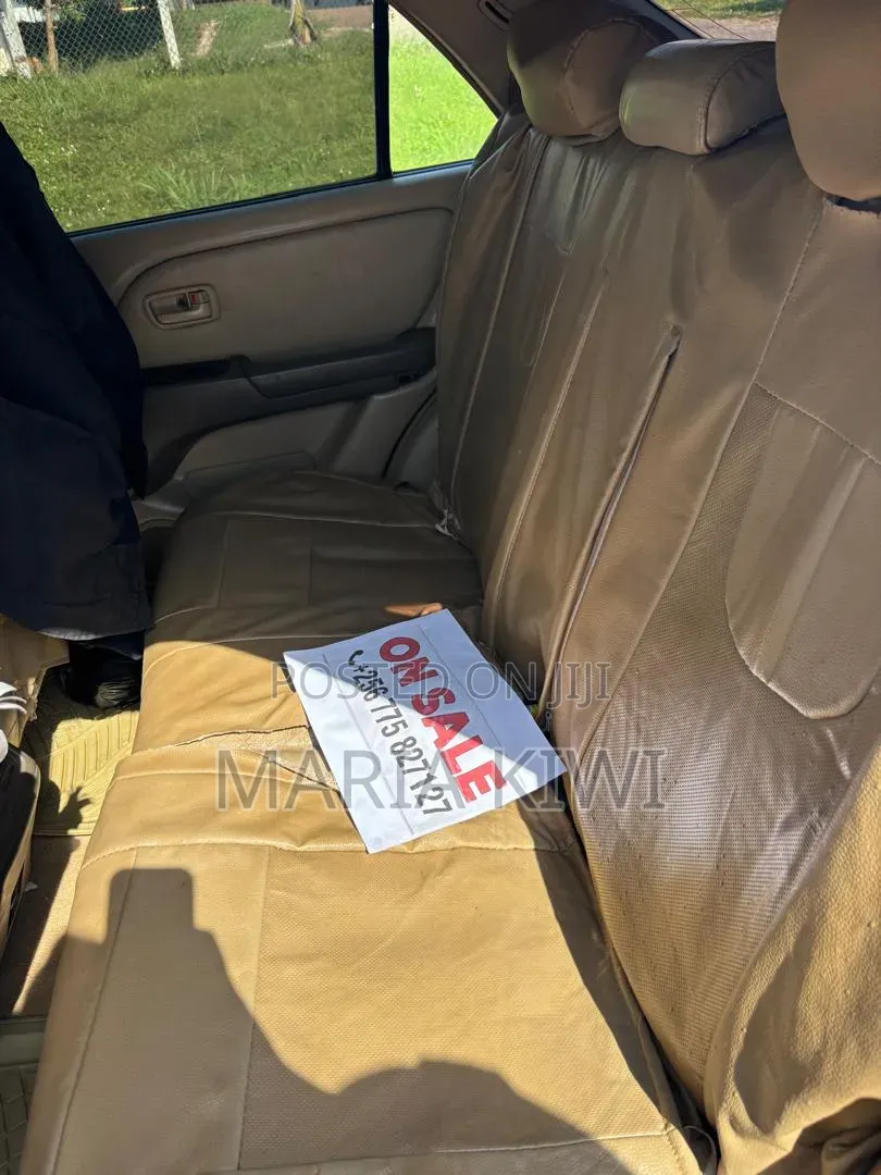 Toyota Harrier 2004 Gray
