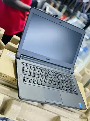 Laptop Dell Latitude 13 3340 4GB Intel Core i3 HDD 500GB