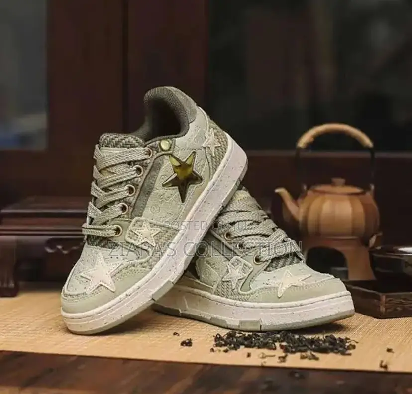 Kaalixto Green Tea Star Unisex Casual Sneakers