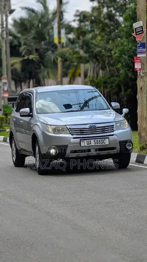 Subaru Forester 2010 Silver