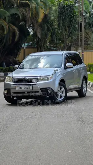 Subaru Forester 2010 Silver