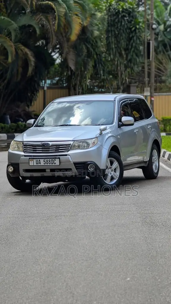 Subaru Forester 2010 Silver